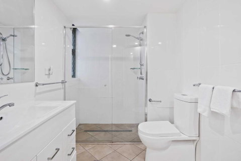 Sandown - Hosted By Burleigh Letting - Lightning Ridge Tourism 1