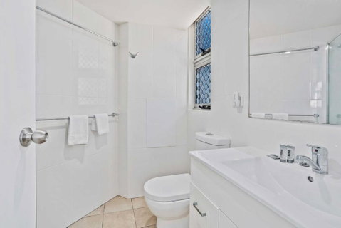 Sandown - Hosted By Burleigh Letting - Lightning Ridge Tourism 2