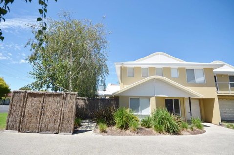 Sandpiper 10 - Close To Town And Beach - Lightning Ridge Tourism 0