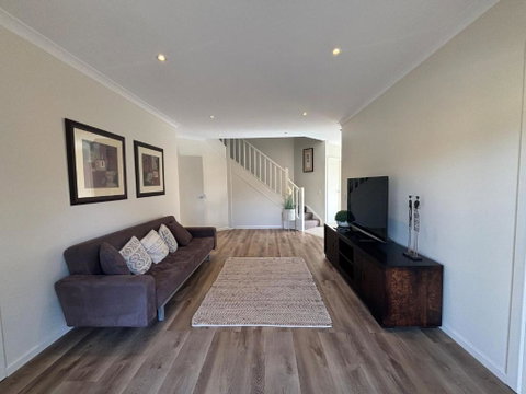 Sandpiper 10 - Close To Town And Beach - Lightning Ridge Tourism 2