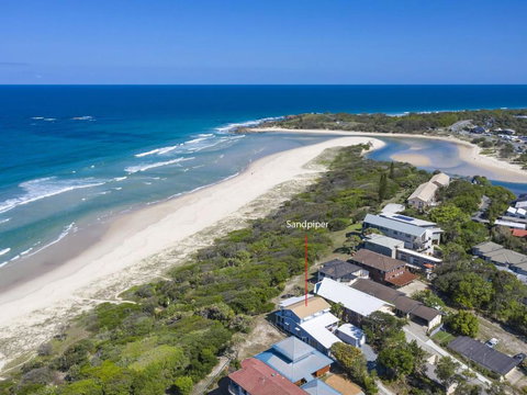 Sandpiper Beachfront House - Hastings Point - Lightning Ridge Tourism 2