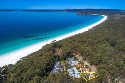 Sandpiper, Hyams Beach - Lightning Ridge Tourism 3