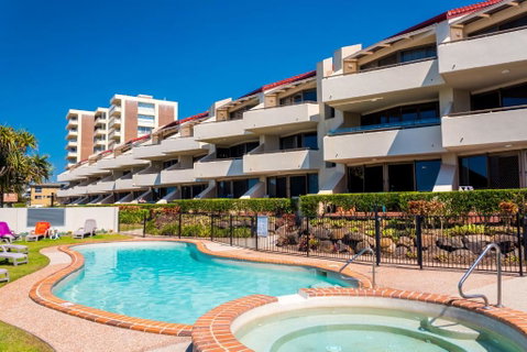 Sandrift Beachfront Apartments - Lightning Ridge Tourism 0