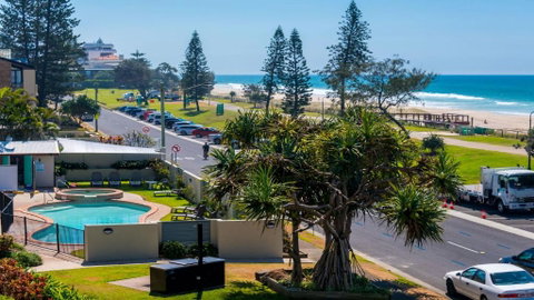Sandrift Beachfront Apartments - Lightning Ridge Tourism 1