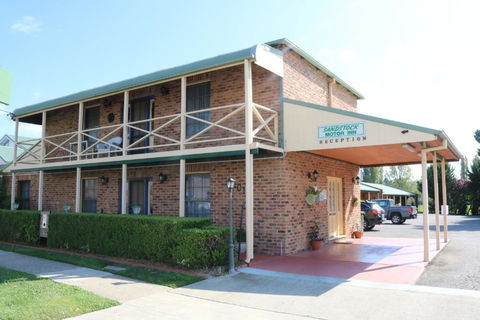 Sandstock Motor Inn Armidale - Lightning Ridge Tourism 2