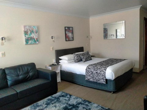 Sandstock Motor Inn Armidale - Lightning Ridge Tourism 0