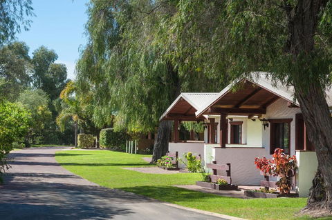 Sandy Bay Holiday Park - Lightning Ridge Tourism 2