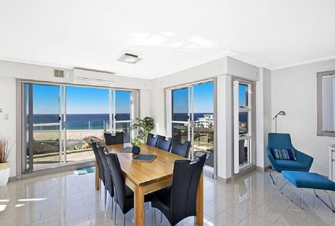 Sandy Cove Apartment The Entrance 31 - Lightning Ridge Tourism 0