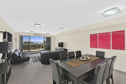 Sandy Cove Apartment The Entrance 46 - Lightning Ridge Tourism 0