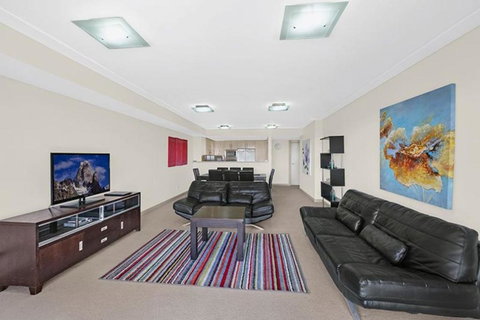 Sandy Cove Apartment The Entrance 46 - Lightning Ridge Tourism 1