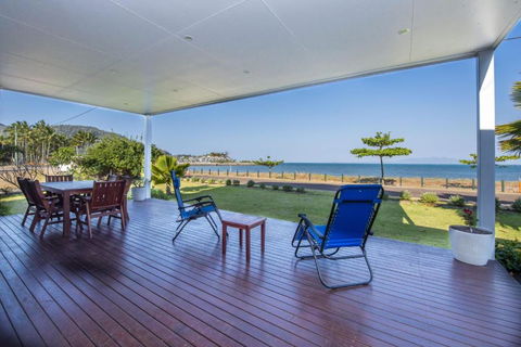 Sandy Decks - Lightning Ridge Tourism 1