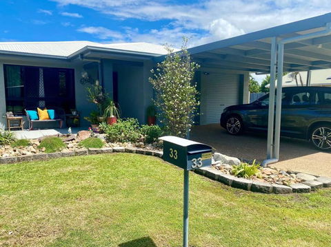 Spacious Retreat On Brenton In Tropical North Queensland - Lightning Ridge Tourism 0