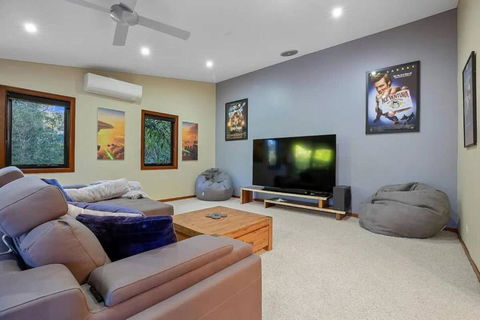 Summer Is Here! Enjoy Exclusive Access For 9, Pool, Media Room, Acreage Estate In Magical Sunshine Coast - Lightning Ridge Tourism 0