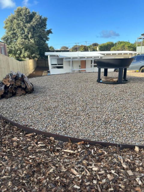 T-Haus - Lightning Ridge Tourism 3