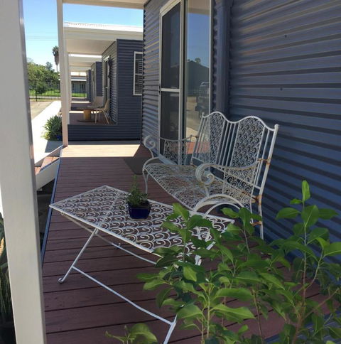 Terminus Hotel - Lightning Ridge Tourism 2