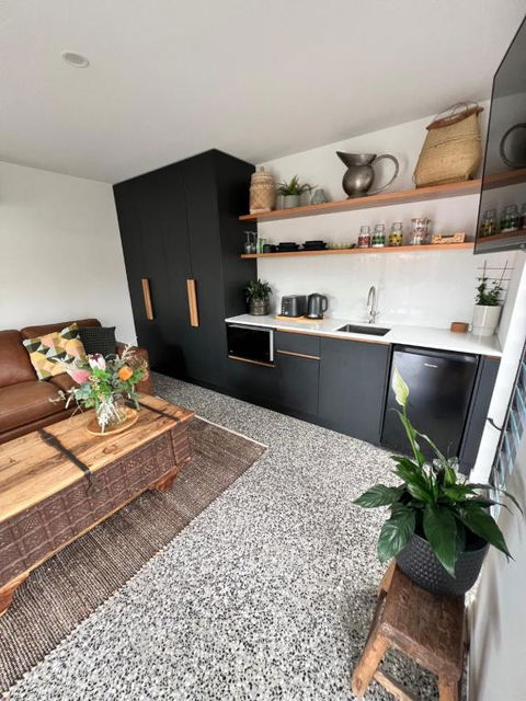 THE BANKSIA SUITE - Lightning Ridge Tourism 2