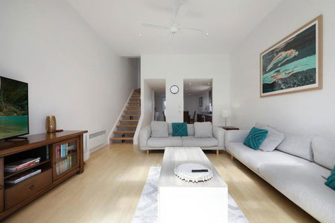 THE BAY - Luxury Accommodation By The Sea - Lightning Ridge Tourism 1