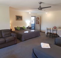 Beachport Motor Inn - Lightning Ridge Tourism