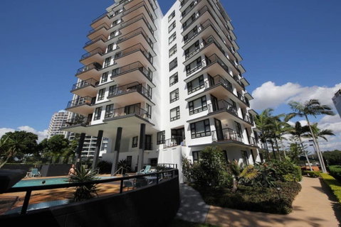 Beachside Neptune Resort Apt Upgraded! - Lightning Ridge Tourism 1