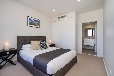 Beau Monde Apartments Newcastle - The Herald - Lightning Ridge Tourism 2