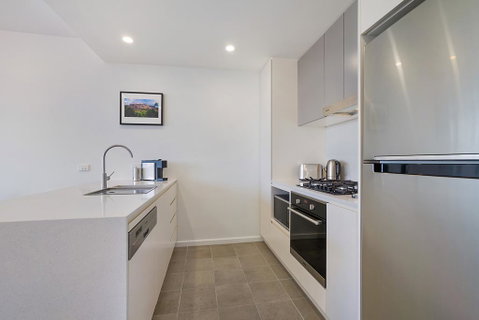 Beau Monde Apartments Newcastle - The Herald - Lightning Ridge Tourism 1