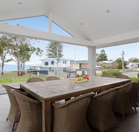 Beauty and the Beach' 88 Foreshore Drive - large home with WIFI  water views - Lightning Ridge Tourism