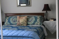 Book Thornlie Accommodation Vacations Lightning Ridge Tourism Lightning Ridge Tourism