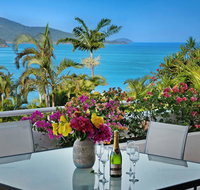Bella Azure Two Bedroom Two Bathroom Spacious Ocean-view Apartment With Golf Buggy - Lightning Ridge Tourism