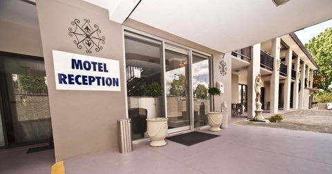 Bella Vista Motel - Lightning Ridge Tourism 0