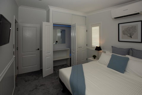 Bella Vista Stanthorpe - Lightning Ridge Tourism 2
