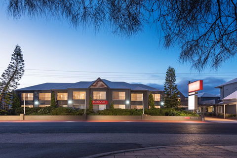 Bellevue On The Lakes - Lightning Ridge Tourism 0
