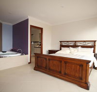 Bellfield Retreat - Lightning Ridge Tourism