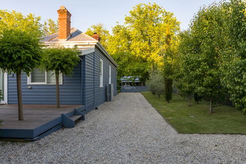 Belmont At Beechworth 2 Bedrooms, 2 Bathrooms, 2 Couples - Lightning Ridge Tourism 3