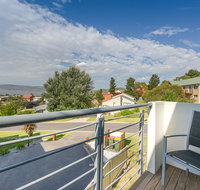 Beloka Close - Modern spacious and pet friendly accommodation - Lightning Ridge Tourism