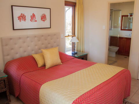 Berenbell Vineyard Retreat - Lightning Ridge Tourism 3