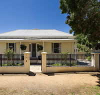 Berkeley Street Townhouse - Lightning Ridge Tourism