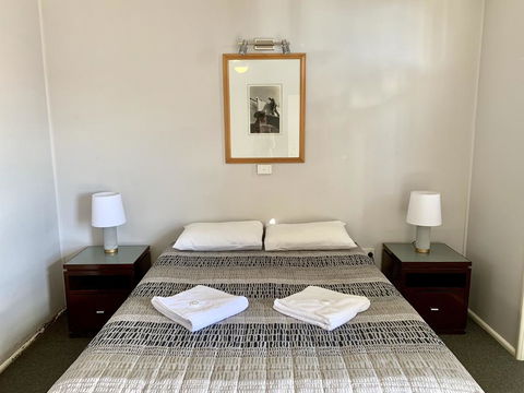 Bermagui Beach Hotel - Lightning Ridge Tourism 3