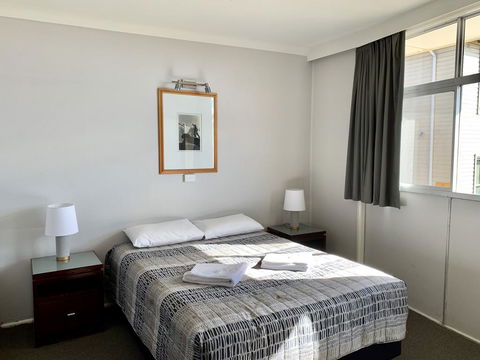 Bermagui Beach Hotel - Lightning Ridge Tourism 2