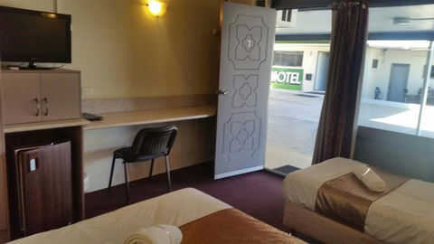 Biloela Centre Motel & Steakhouse Restaurant - Lightning Ridge Tourism 2