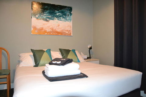 Black Diamond Lodge - Lightning Ridge Tourism 3