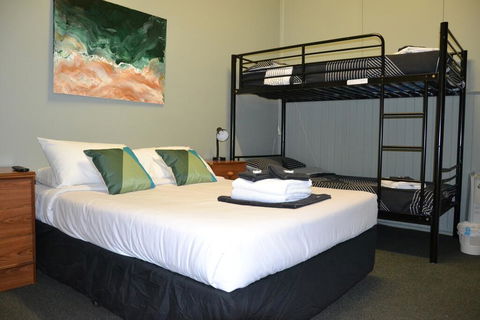 Black Diamond Lodge - Lightning Ridge Tourism 2