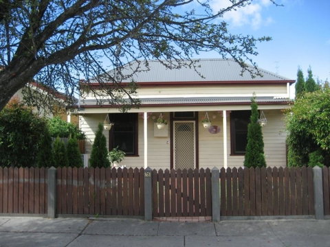 Bloomsbury Cottage - Lightning Ridge Tourism 2