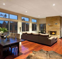 Blue Cliff Retreat - Lightning Ridge Tourism