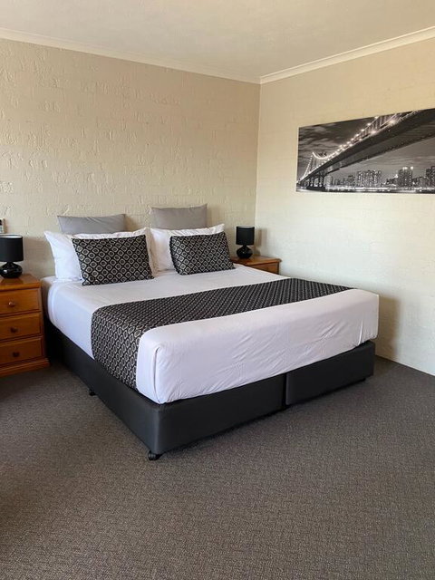 Blue Diamond Motor Inn - Lightning Ridge Tourism 3