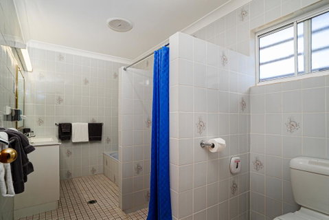 Blue Diamond Motor Inn - Lightning Ridge Tourism 2