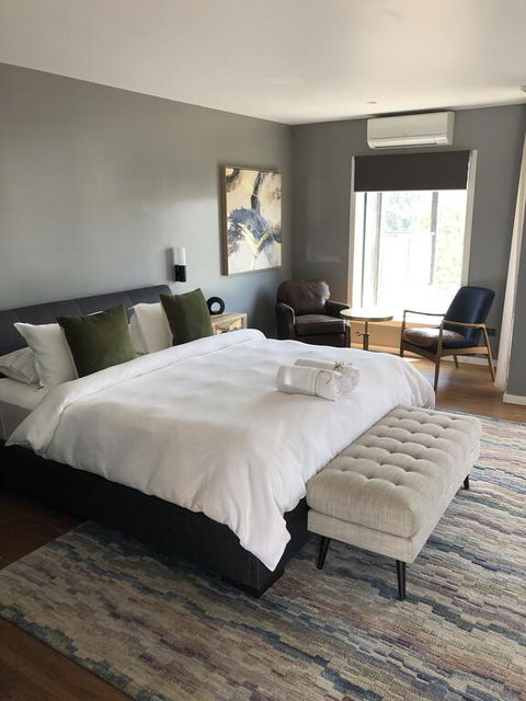 Blue Jacket Motel - Lightning Ridge Tourism 0