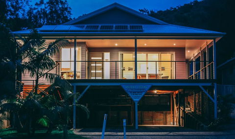 Blue Vogue Combo @ 192 Boomerang Drive - Lightning Ridge Tourism 1
