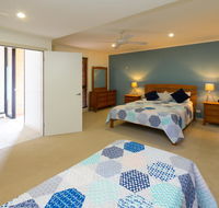 Blue Water Retreat - Downstairs - Lightning Ridge Tourism
