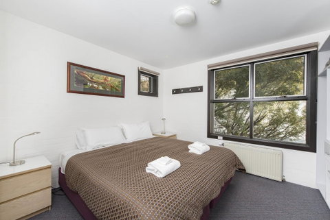 Boali Lodge Thredbo - Lightning Ridge Tourism 1