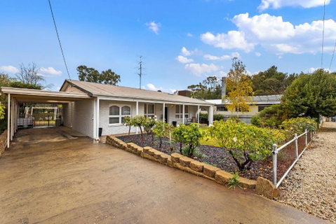 White On Wright Clare - Lightning Ridge Tourism 0